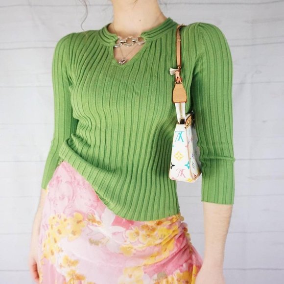 🍓Y2K GREEN RIBBED LONG SLEEVE WITH CHAIN COLLAR🍓 - Picture 2 of 4
